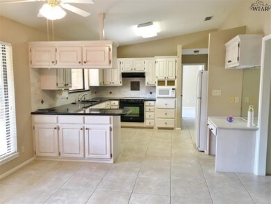 1503 Malcolm Ln, Wichita Falls, TX 76302 - photo 5