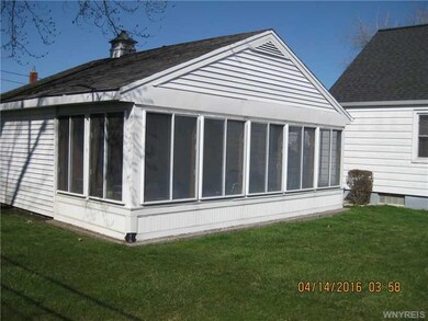 Backyard. 3 season room