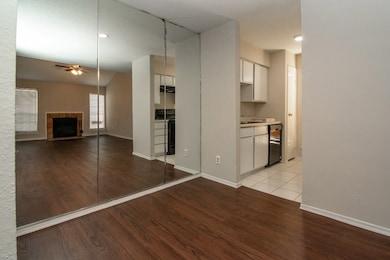 12500 Sandpiper Dr unit 206, Houston, TX 77035 - photo 6