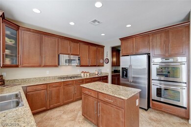 Gourmet Kitchen; Double Ovens, Stainless Steel App