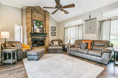 3125 Oakdale Dr, Hurst, TX 76054 - photo 4