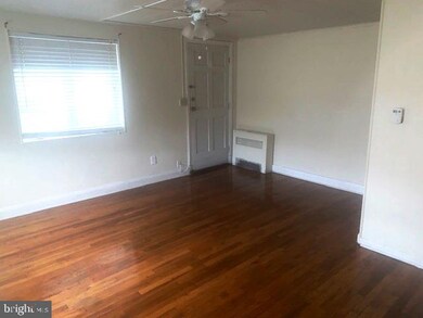 8515 Chestnut Oak Rd, Parkville, MD 21234 - photo 4