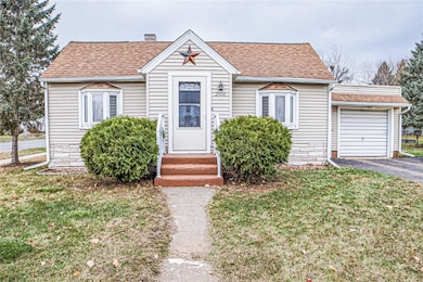 2908 6th St, Eau Claire, WI 54703 - photo 2