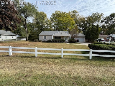 23318 Churches St, Southfield, MI 48033 - photo 2