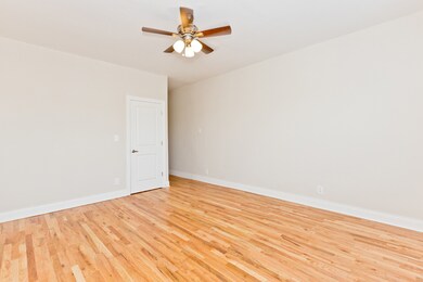 3137 W Lawrence Ave unit 3, Chicago, IL 60625 - photo 4