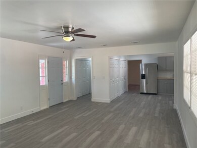 163 Fairway Oaks Dr, Brunswick, GA 31525 - photo 2