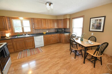 1110 S 11th St, Grand Forks, ND 58201 - photo 4
