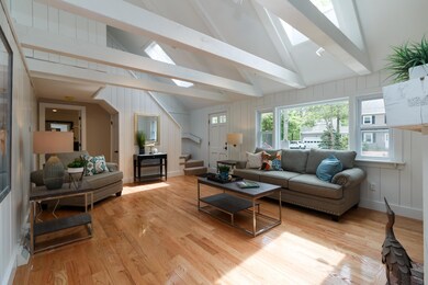 4EelRiverRdFalmouth-5749