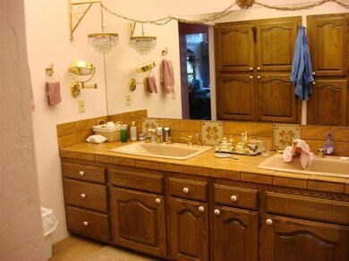 191 Clewis Ln, Grants Pass, OR 97526 - photo 4