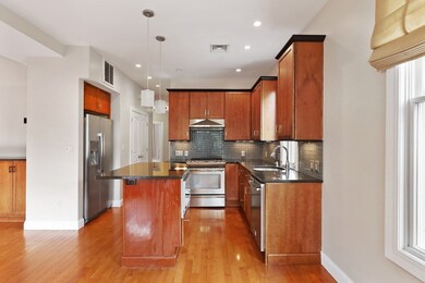 589 E 2nd St unit 2, Boston, MA 02127 - photo 2