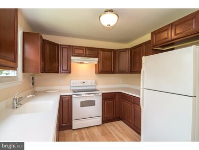 1582 Peach Tree Ln, Hatfield, PA 19440 - photo 7