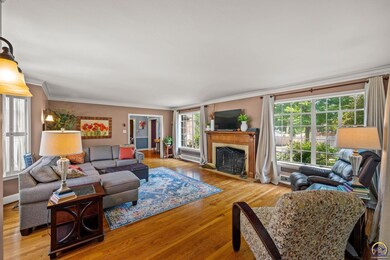 1501 SW Pembroke Ln, Topeka, KS 66604 - photo 5