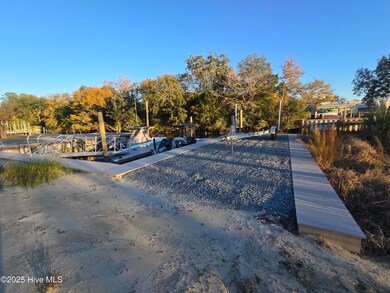 113 Mallard Dr, Hampstead, NC 28443 - photo 5