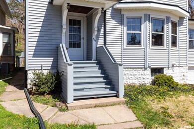 1406 E 9th St, Davenport, IA 52803 - photo 3