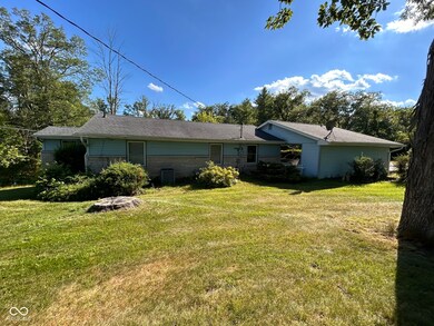 8700 W White Oak Ln, Columbus, IN 47201 - photo 2