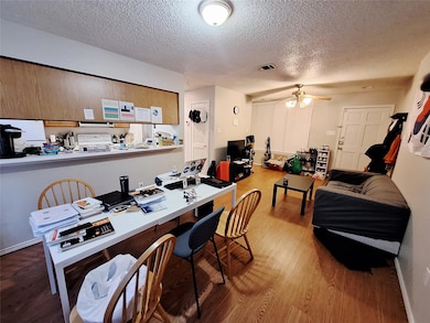 2409 Leon St unit 108, Austin, TX 78705 - photo 6