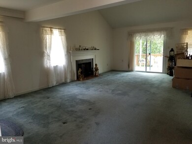 196 Fairfield Dr, Warrenton, VA 20186 - photo 4