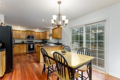 Eat-In kitchen