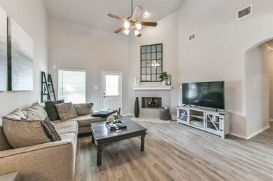 5175 Dry Hollow Dr, Alvin, TX 77511 - photo 4