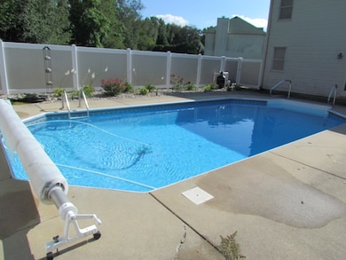 14449 Meadow Run Ct, Granger, IN 46530 - photo 2