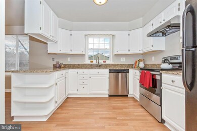 10600 High Beam Ct, Columbia, MD 21044 - photo 4