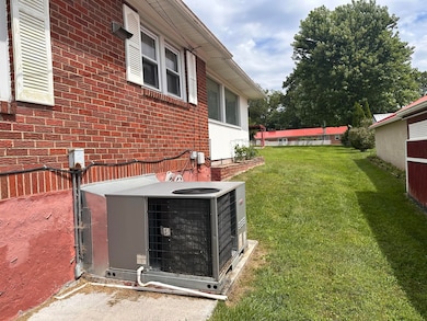 160 Riner Ave, Oak Hill, WV 25901 - photo 4