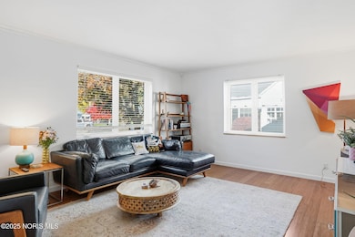 11-web-or-mls-011_NHM08532