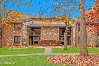 97 Arrowood Rd unit A, Manalapan, NJ 07726 - photo 4