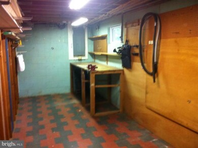 213 Oakton Rd, Gaithersburg, MD 20877 - photo 2