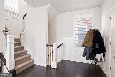 23286 Southdown Manor Terrace unit 105, Ashburn, VA 20148 - photo 6