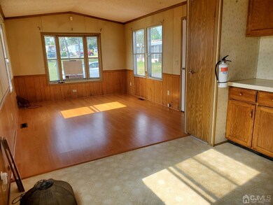 26 Dalbert St unit E2, Carteret, NJ 07008 - photo 6