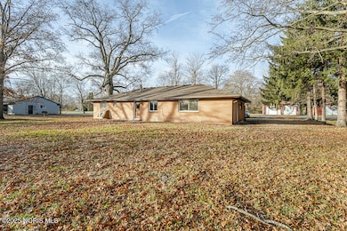 935 Raymil Rd, Holland, OH 43528 - photo 6