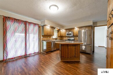 108 Crestwood Dr, Lincoln, IL 62656 - photo 5