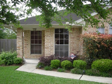 7927 Woodland Oaks Ct, Houston, TX 77040 - photo 2