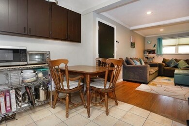 700 Robbins Ave unit 8, Dracut, MA 01826 - photo 5