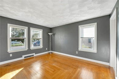 10 Maplewood Dr, Pawtucket, RI 02861 - photo 5