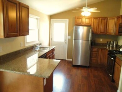 1609 Sacramento Dr, Carpentersville, IL 60110 - photo 2