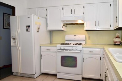 67 Wine St, Cranston, RI 02920 - photo 3