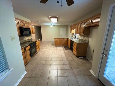 1800 Pecan St, Bonham, TX 75418 - photo 4