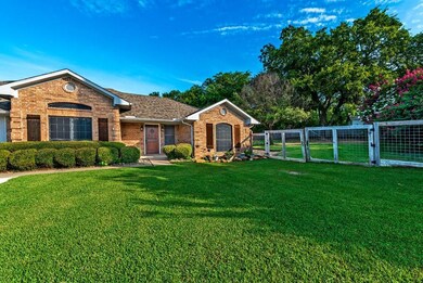 306 Bryant St, Pottsboro, TX 75076 - photo 3