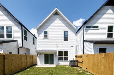 6830 Liverpool St, Houston, TX 77021 - photo 5