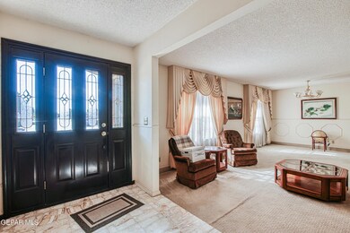 10915 Bella Vista Dr, El Paso, TX 79935 - photo 2