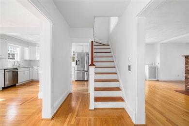 29 Savoy St, Providence, RI 02906 - photo 6