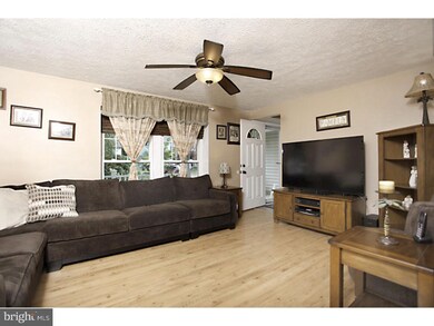 418 Musket Dr, Morrisville, PA 19067 - photo 5