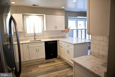 7773 Shootingstar Dr, Springfield, VA 22152 - photo 5