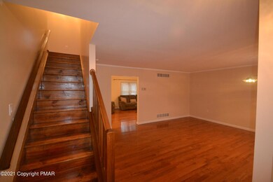 523 Adie Dr, Effort, PA 18330 - photo 4