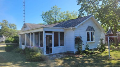 1010 W Race St, Portland, IN 47371 - photo 4