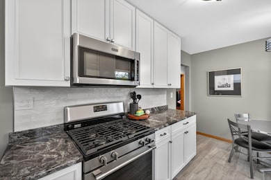 Gas Stove and Granite Countertops