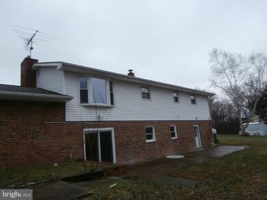 5908 Grace Lee Ave, Sykesville, MD 21784 - photo 2