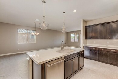 AdoraEncore_Sapphire_Lot1215_Kitchen2